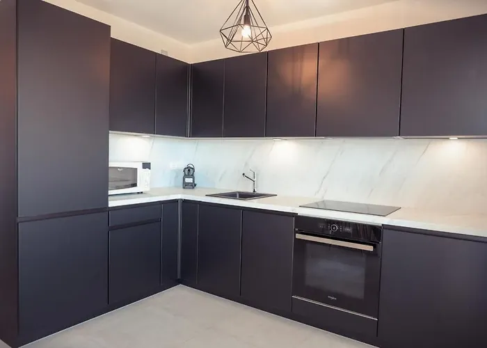 Chic Du Port Apartment
